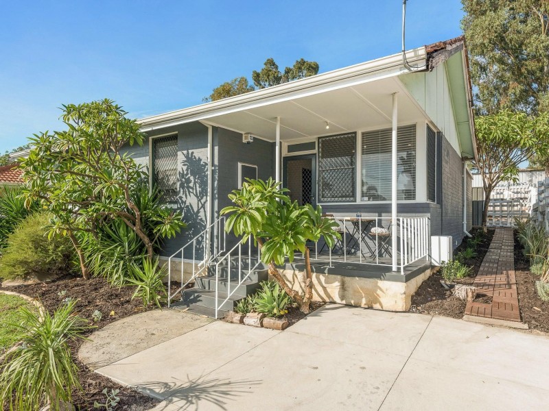 19 Bradley Way, Lockridge WA 6054