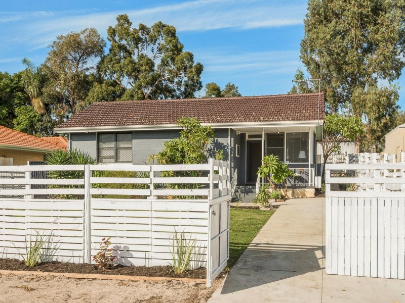 19 Bradley Way, Lockridge WA 6054