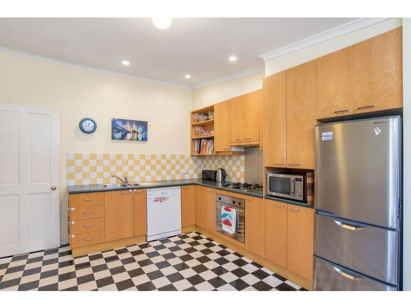 16 Tennyson St, Kensington VIC 3031
