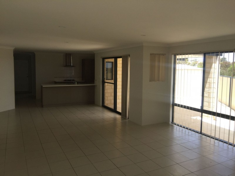 1 Verdello way, Pearsall WA 6065