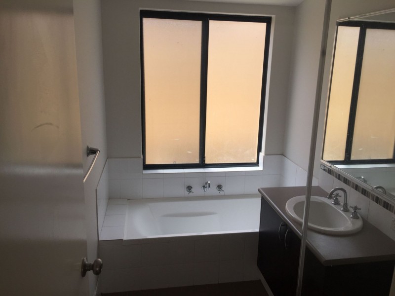 1 Verdello way, Pearsall WA 6065