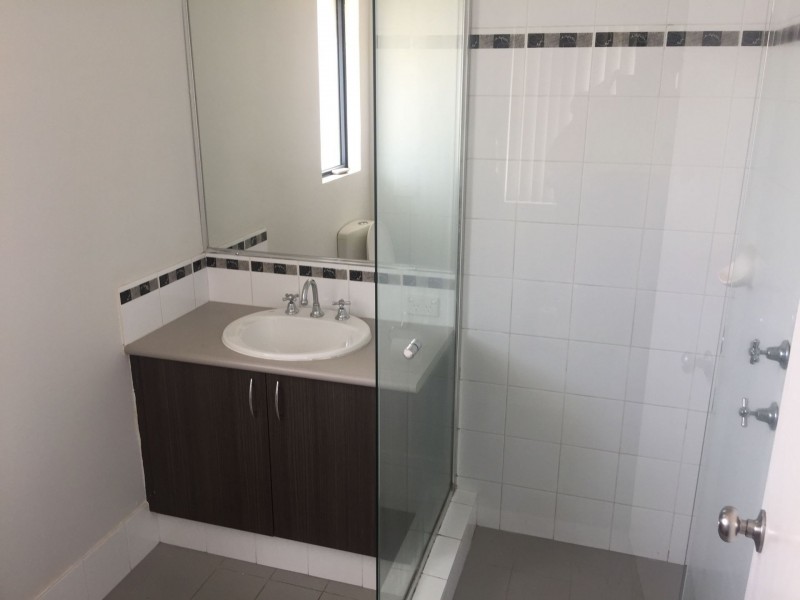 1 Verdello way, Pearsall WA 6065