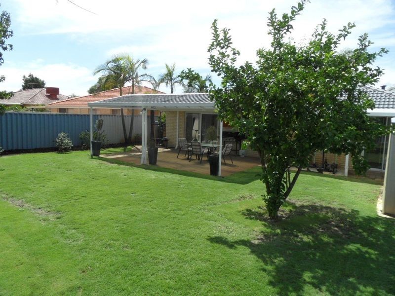 8 Arches Loop, Ballajura WA 6066