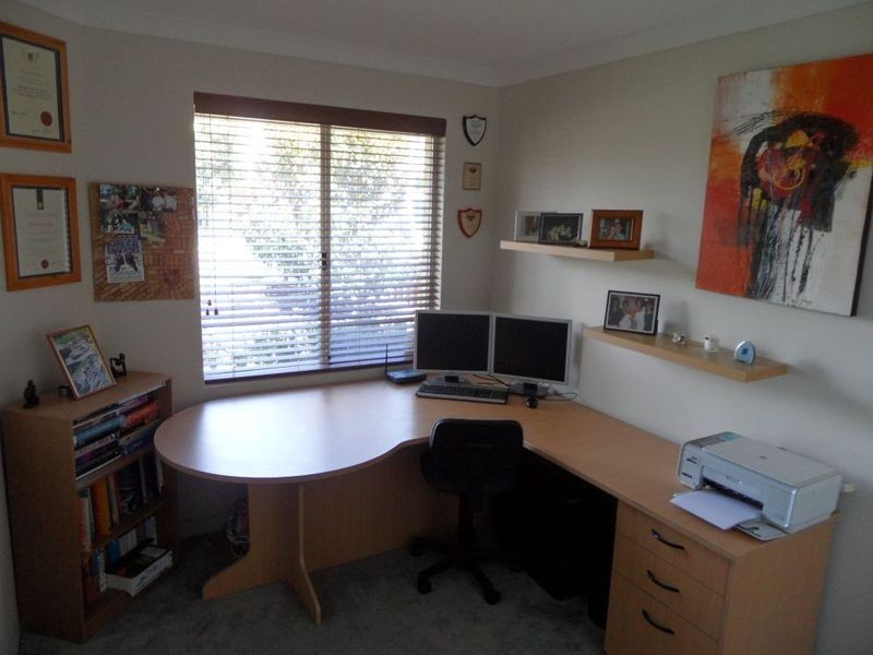 8 Arches Loop, Ballajura WA 6066