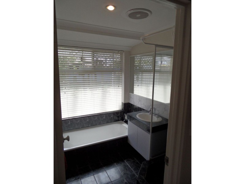 8 Arches Loop, Ballajura WA 6066