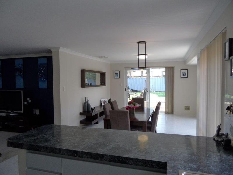 8 Arches Loop, Ballajura WA 6066