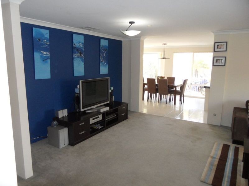 8 Arches Loop, Ballajura WA 6066