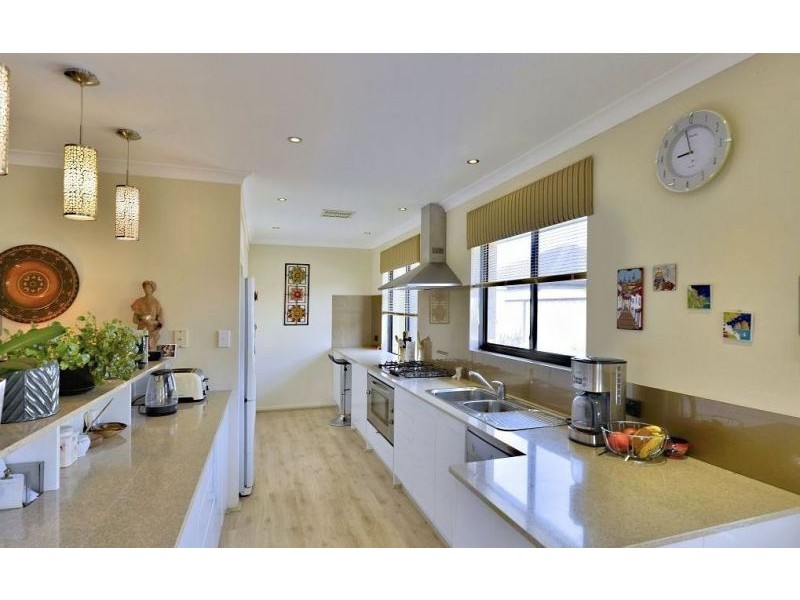 5 Eglinton Terrance, Dudley Park WA 6210