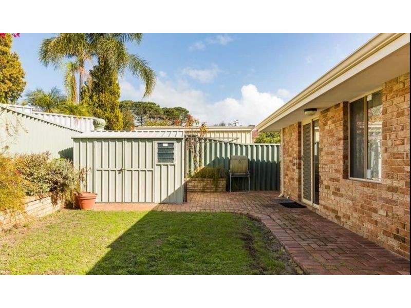 8 Ten Seldam Circle, Winthrop WA 6150