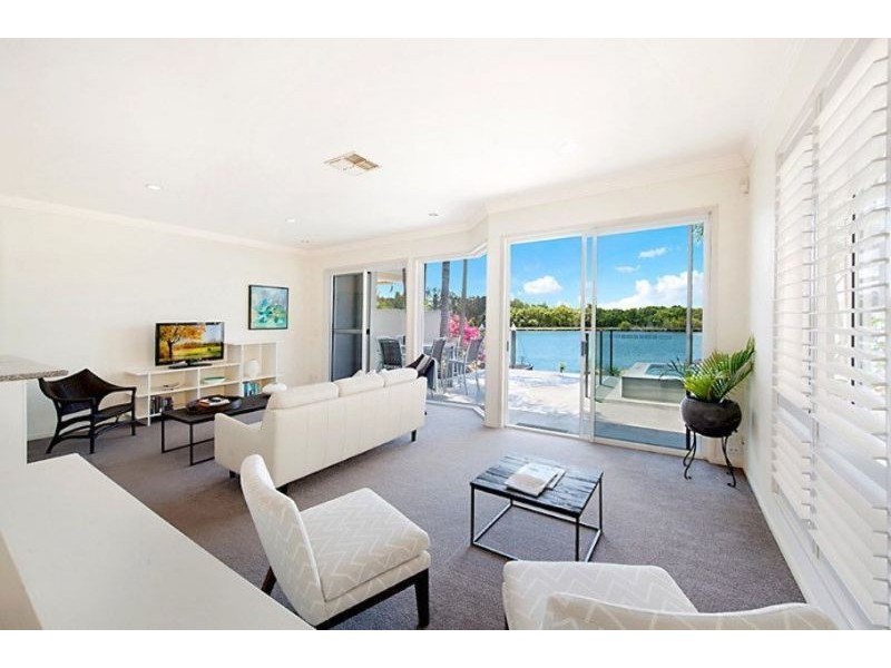 7110 Marine Drive East, Hope Island QLD 4212