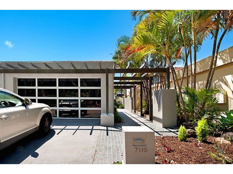 7110 Marine Drive East, Hope Island QLD 4212