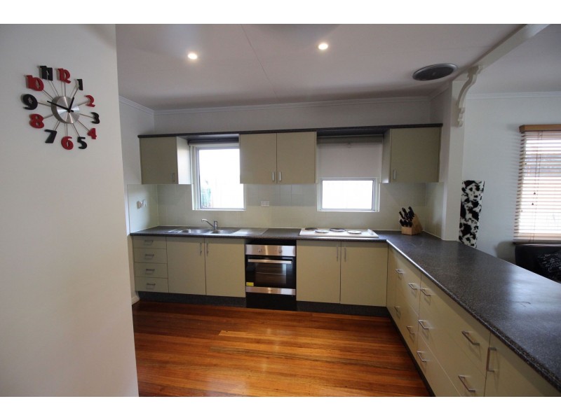 9 Hodel St, Whitfield QLD 4870