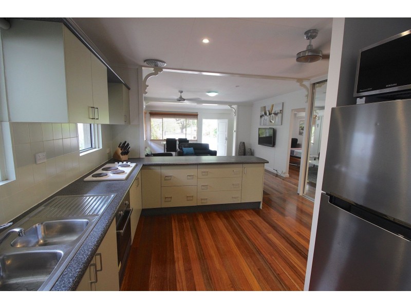 9 Hodel St, Whitfield QLD 4870