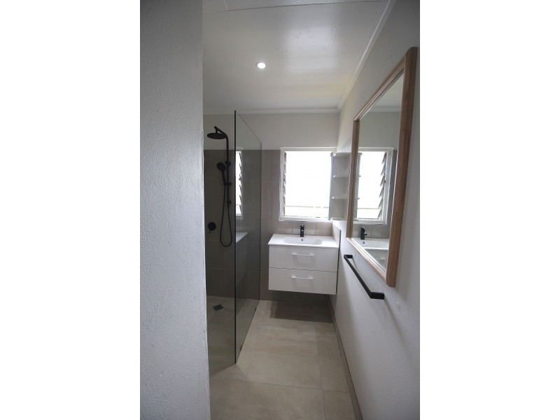 9 Hodel St, Whitfield QLD 4870