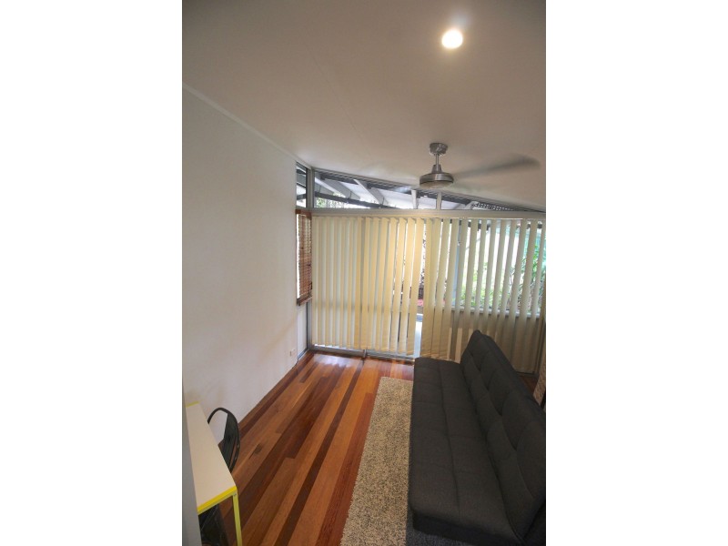 9 Hodel St, Whitfield QLD 4870