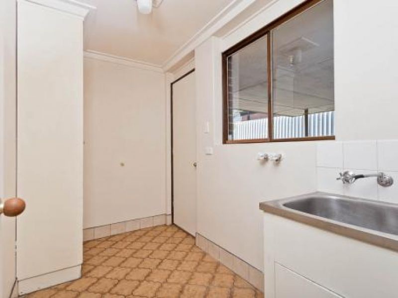 28 Mandalay Place, Craigie WA 6025