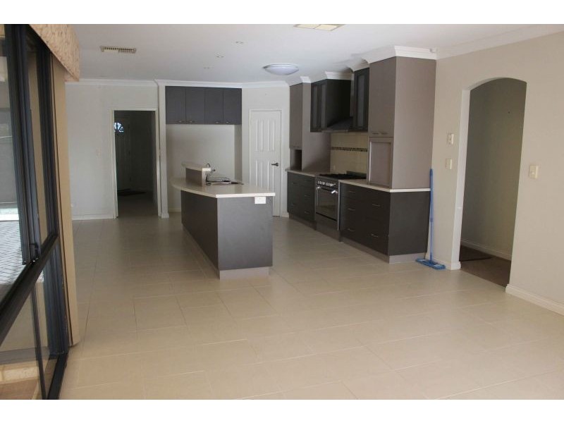 17 Dominion Way, Rockingham WA 6168