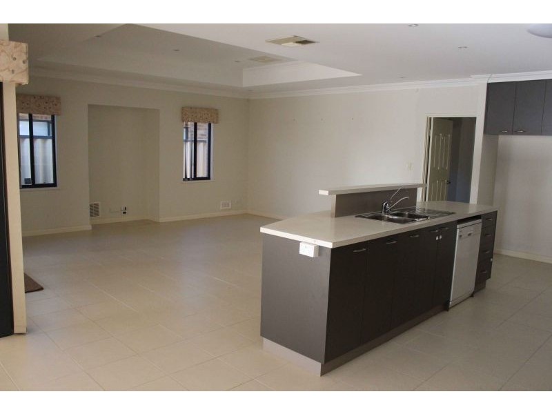 17 Dominion Way, Rockingham WA 6168