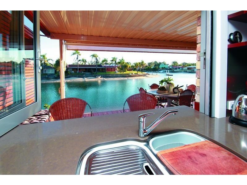 4/25  Pangarinda Place, Mooloolaba QLD 4557