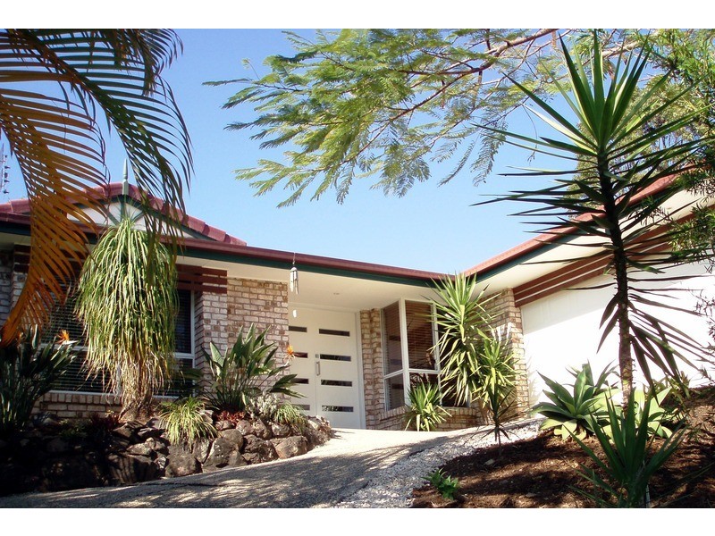 12 Polynesia Avenue, Pacific Pines QLD 4211