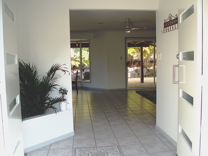 12 Polynesia Avenue, Pacific Pines QLD 4211