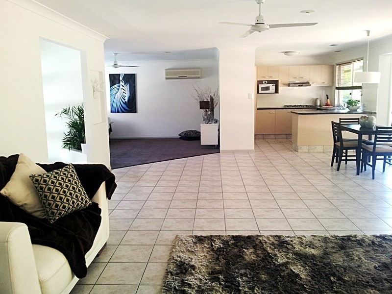 12 Polynesia Avenue, Pacific Pines QLD 4211