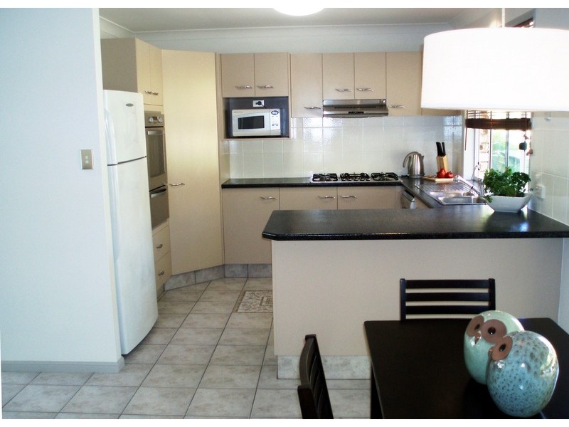 12 Polynesia Avenue, Pacific Pines QLD 4211