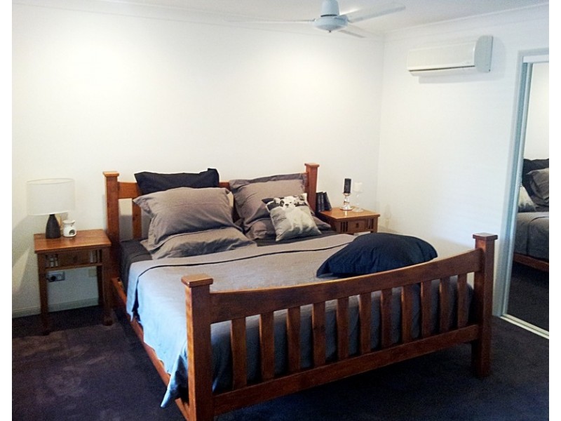 12 Polynesia Avenue, Pacific Pines QLD 4211