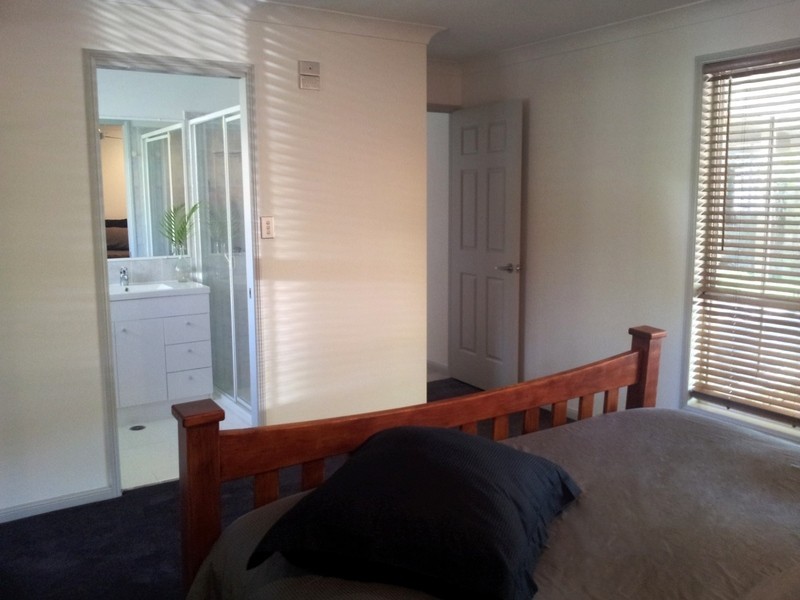 12 Polynesia Avenue, Pacific Pines QLD 4211