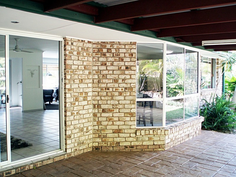 12 Polynesia Avenue, Pacific Pines QLD 4211