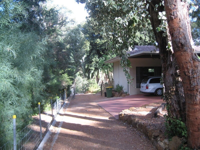 2155 Stoneville Road, Stoneville WA 6081