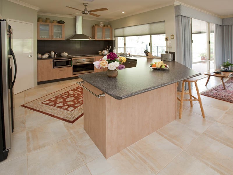 4 Country Club Avenue, Roleystone WA 6111