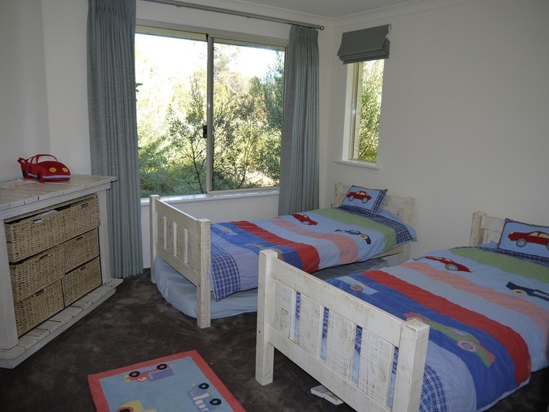 4 Country Club Avenue, Roleystone WA 6111