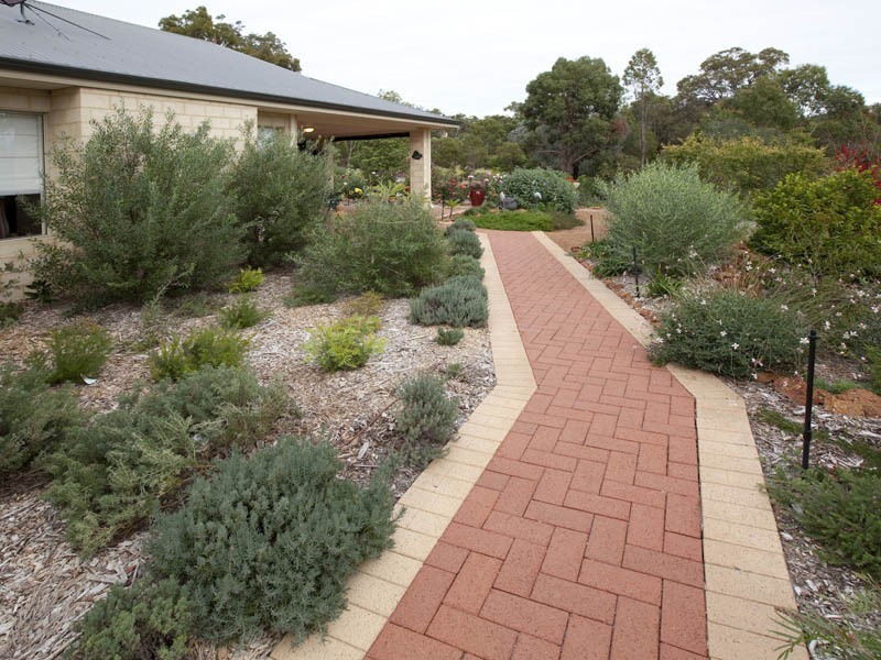 4 Country Club Avenue, Roleystone WA 6111