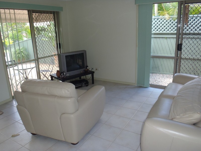 1/15 NINA PDE, Arundel QLD 4214