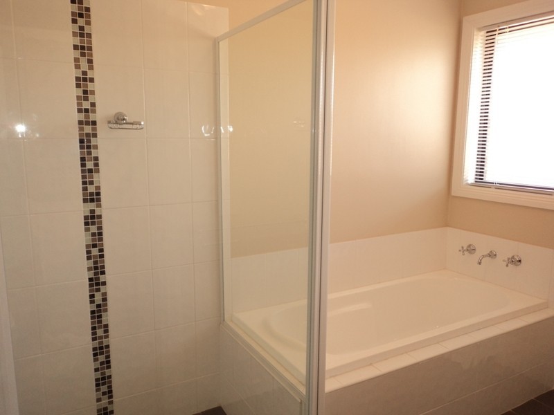 36 Loughan Road, Junee NSW 2663