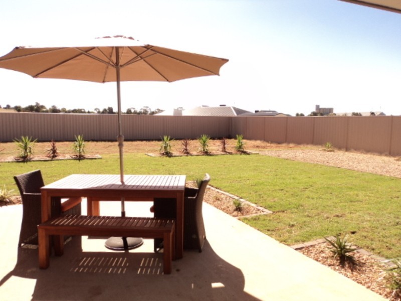 36 Loughan Road, Junee NSW 2663