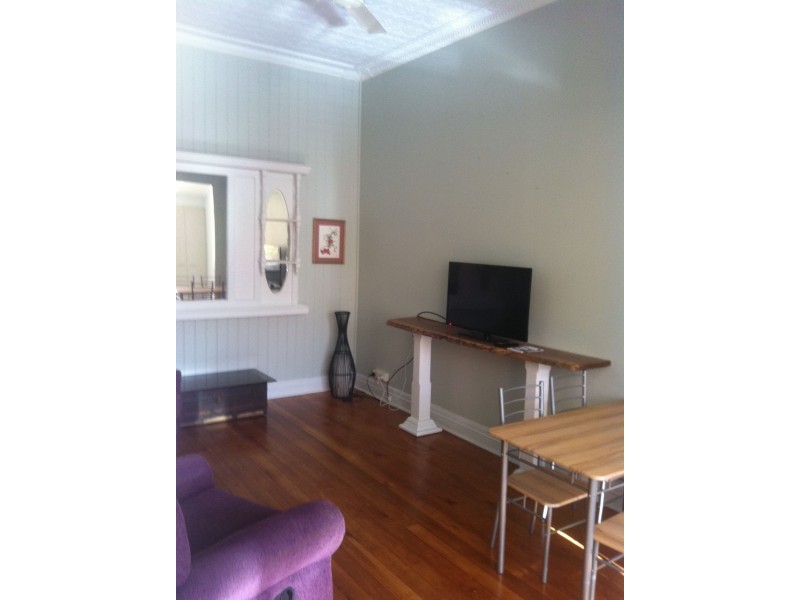 3 Odessa st, Granville QLD 4650