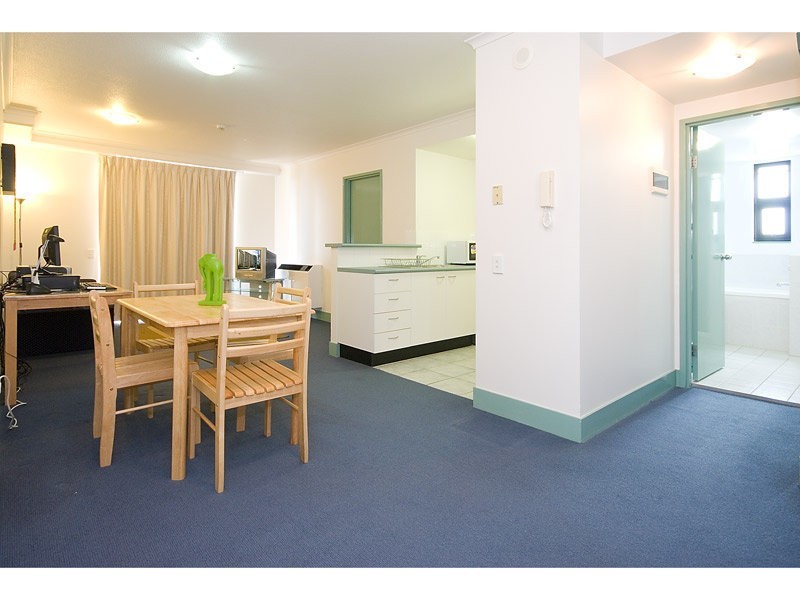 610/30 Surf Parade, Broadbeach QLD 4218