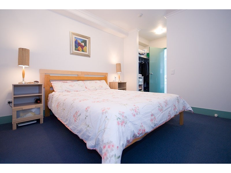 610/30 Surf Parade, Broadbeach QLD 4218