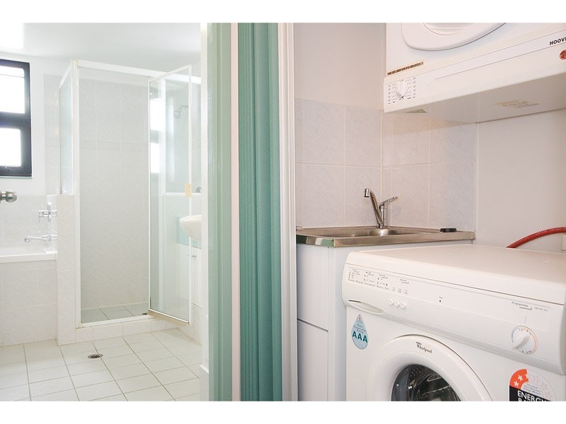 610/30 Surf Parade, Broadbeach QLD 4218
