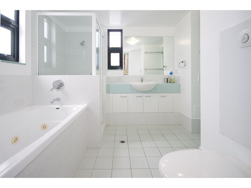 610/30 Surf Parade, Broadbeach QLD 4218