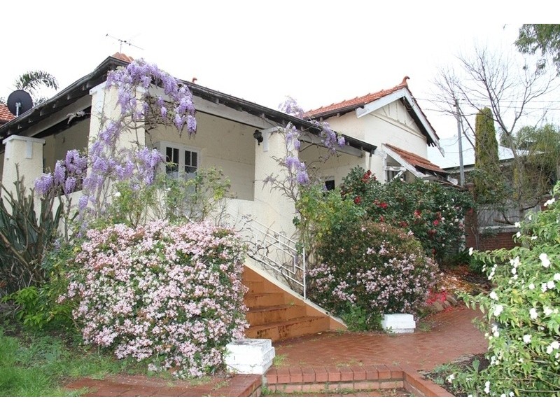 12 Egham Road, Victoria Park WA 6100