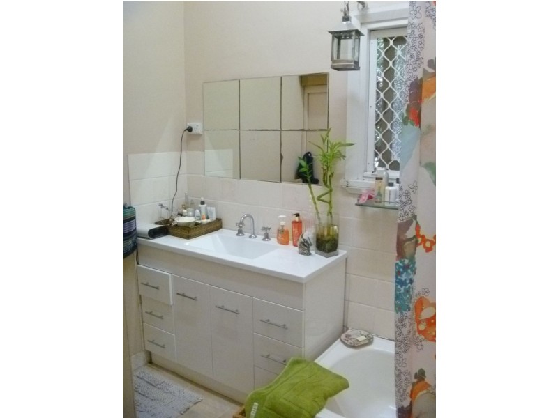 12 Egham Road, Victoria Park WA 6100