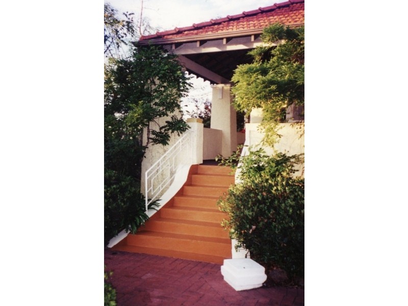 12 Egham Road, Victoria Park WA 6100