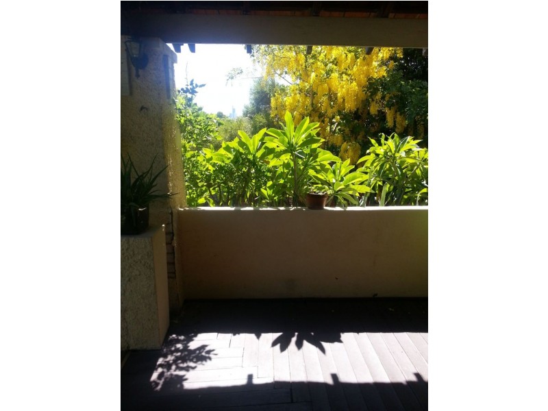 12 Egham Road, Victoria Park WA 6100