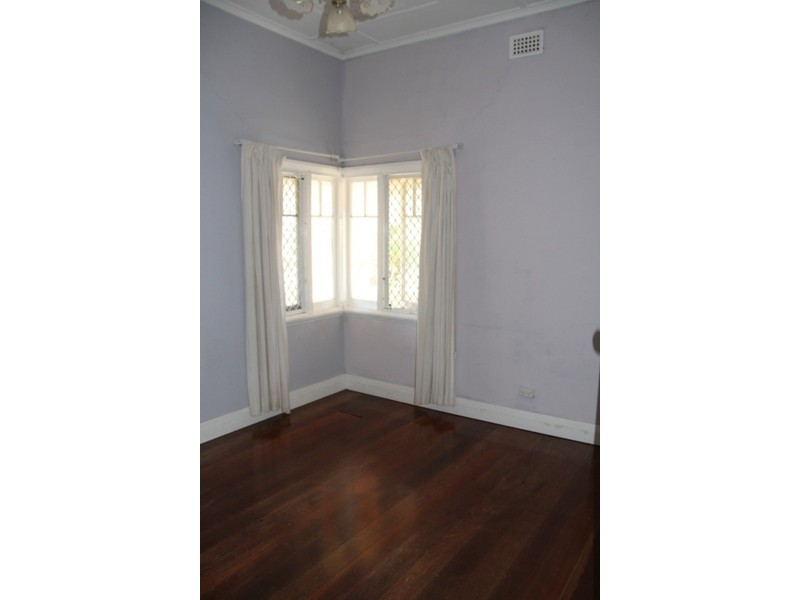 12 Egham Road, Victoria Park WA 6100