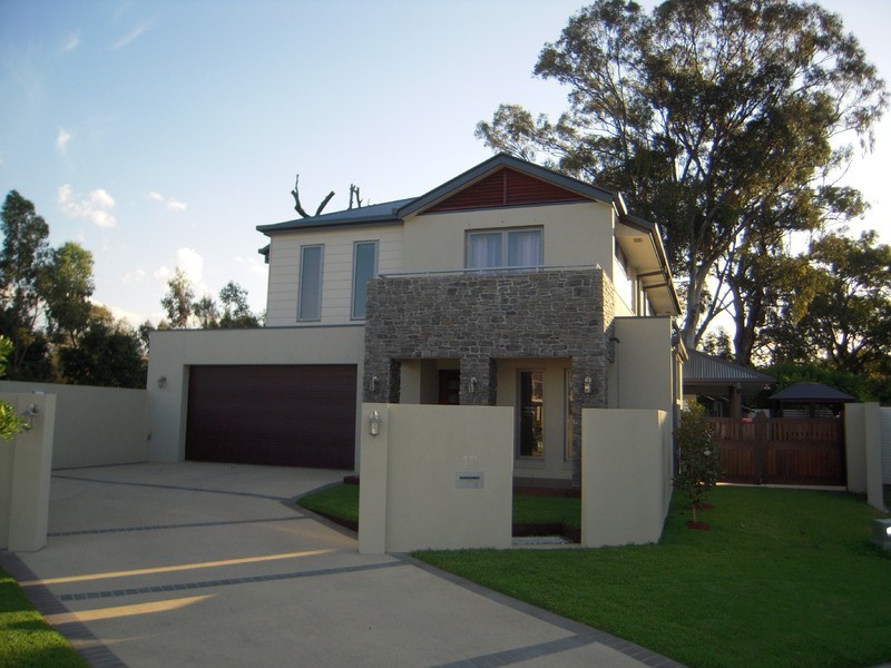 13 Fleetwood Court, Helensvale QLD 4212