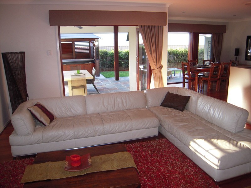 13 Fleetwood Court, Helensvale QLD 4212