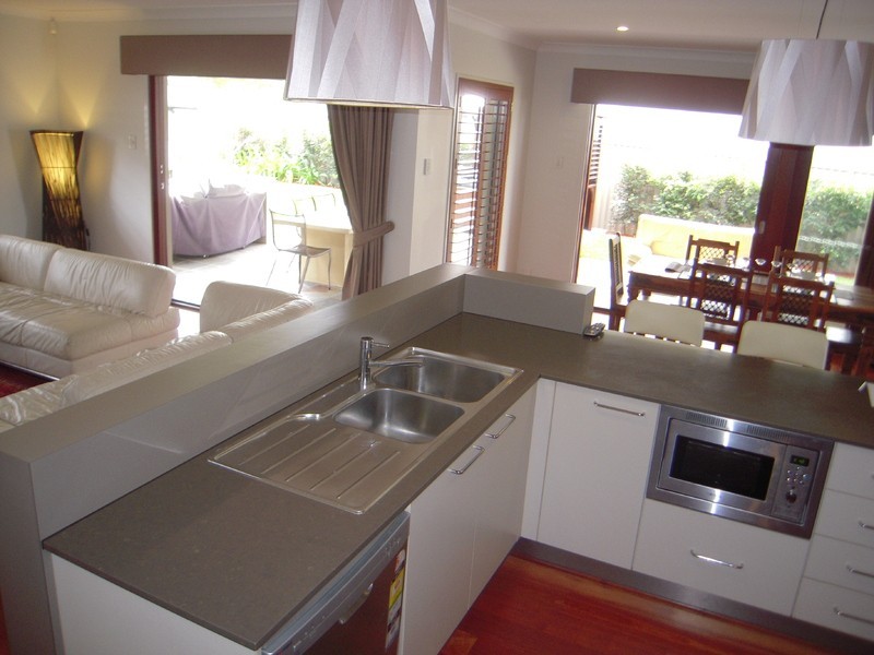 13 Fleetwood Court, Helensvale QLD 4212